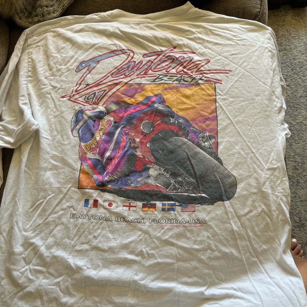 women’s one size long sleeve graphic tee